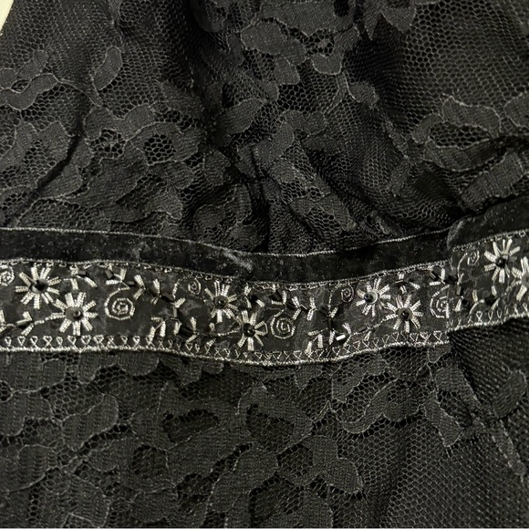 Y2K New York & Co. Black Lace Velvet Embellished Babydoll Top Vamp Goth Med - Picture 2 of 8